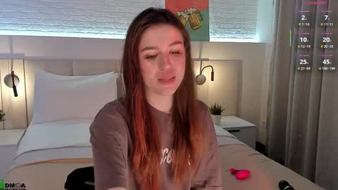 Snapshot of _emiliaa_ chatting on September 17, 9:35 am Milana online show from September 17, 9:35 am
