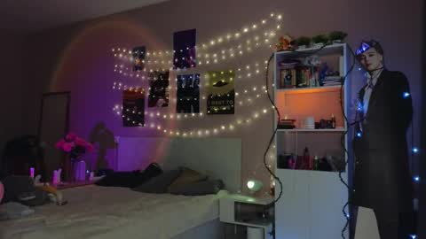 EveEva online show from November 13, 2:36 am