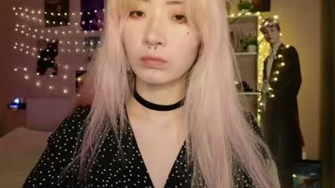 EveEva online show from April 19, 2:01 am