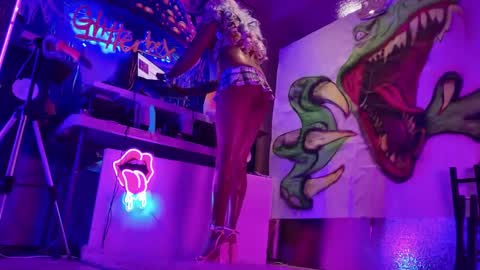 GlitterBox online show from January 31, 5:30 am