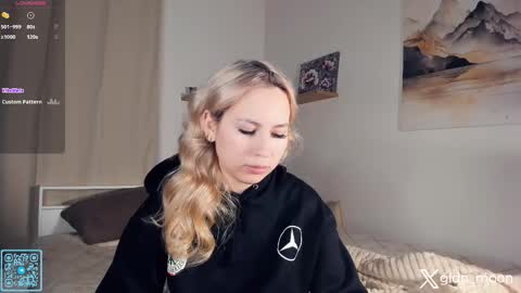 Rina online show from November 4, 8:10 pm