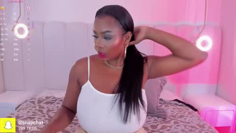 Snapshot of _huge_boobs_ebony chatting on September 9, 7:36 pm Darlis online show from September 9, 7:36 pm