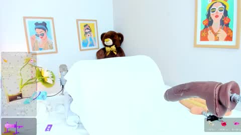 _jasminnee_ online show from February 9, 6:11 pm