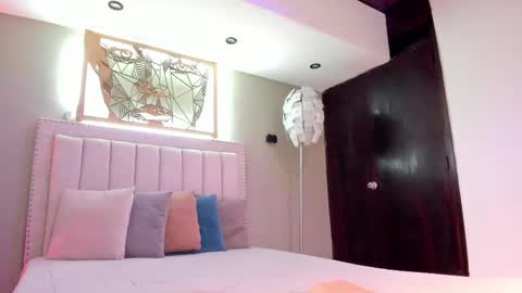    online show from November 19, 7:45 pm