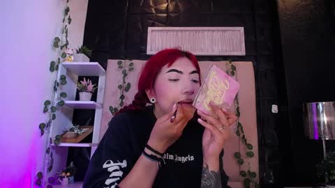 Snapshot of _johana18 chatting on February 3, 2:02 pm Mia online show from February 3, 2:02 pm