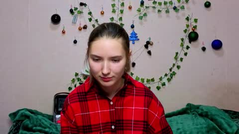 _kikiclark_ online show from January 11, 8:59 pm