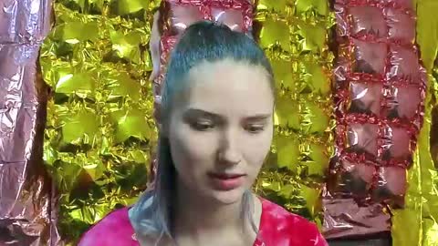 _kikiclark_ online show from April 12, 8:35 pm