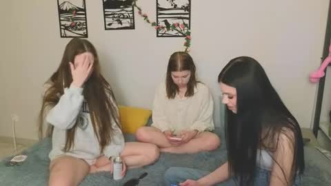 Molly   Emily online show from March 12, 1:40 pm