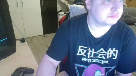 _kitsu_ online show from April 9, 2:01 pm