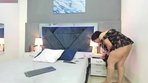 Lauralove online show from March 20, 10:04 pm