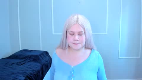 Snapshot of _leana_oo chatting on October 3, 3:53 pm leana online show from October 3, 3:53 pm