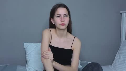 Snapshot of _little_butterfly_ chatting on September 30, 2:00 am Emma online show from September 30, 2:00 am