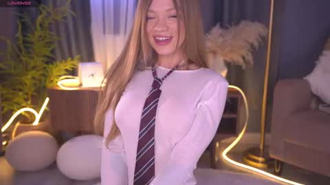 Sophie online show from November 7, 8:17 am