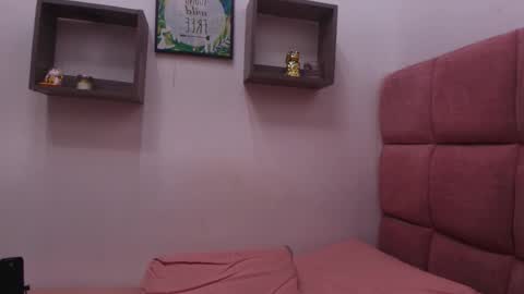 Snapshot of _lorrayne_ chatting on February 15, 11:50 am Lorrayne online show from February 15, 11:50 am