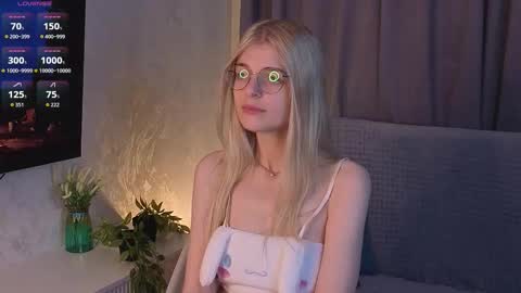 Snapshot of _luckybet_ chatting on October 15, 7:26 pm Monica online show from October 15, 7:26 pm