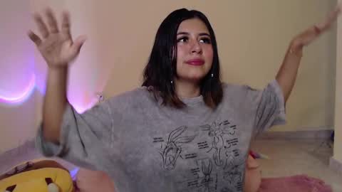 Snapshot of _maiahairy_ chatting on January 25, 1:19 pm Maia online show from January 25, 1:19 pm