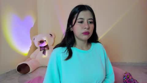 Snapshot of _maiahairy_ chatting on October 12, 1:04 pm Maia online show from October 12, 1:04 pm