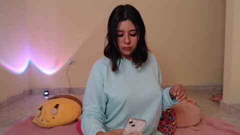 Snapshot of _maiahairy_ chatting on January 22, 12:06 pm Maia online show from January 22, 12:06 pm