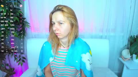 Snapshot of _mari_so chatting on March 1, 2:15 am Scarlett online show from March 1, 2:15 am