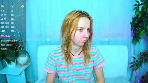 Snapshot of _mari_so chatting on February 17, 12:43 am Scarlett online show from February 17, 12:43 am