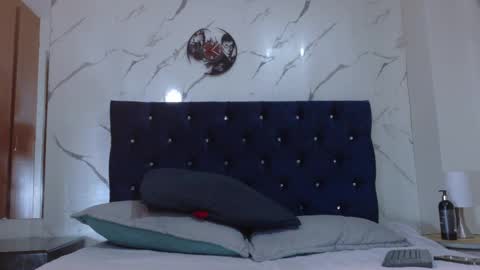 _maximo_1 online show from May 25, 1:06 pm