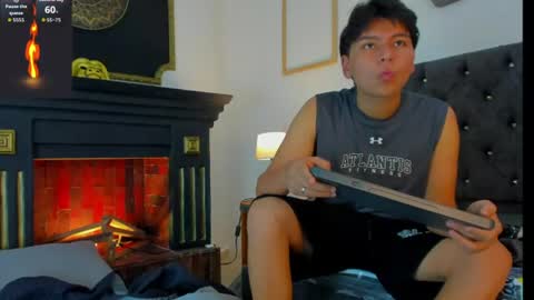 _maximo_1 online show from June 18, 12:54 pm