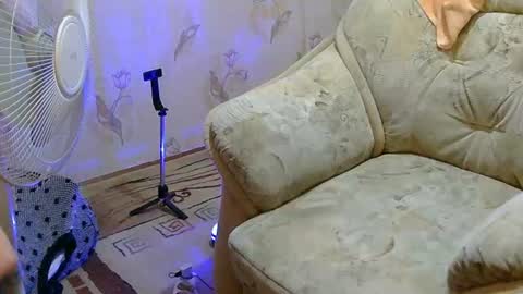 Merry online show from August 4, 6:15 pm