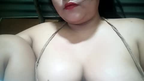 _milkytitsmomxx_ online show from May 9, 4:57 pm