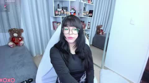 Hanna  Idependent Model   online show from March 1, 11:36 am