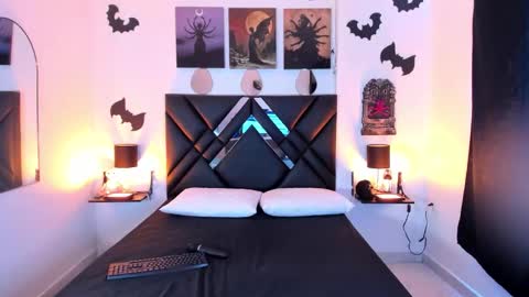 mizuki  online show from February 4, 4:22 pm