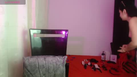 _moon_rosee online show from April 18, 7:07 pm