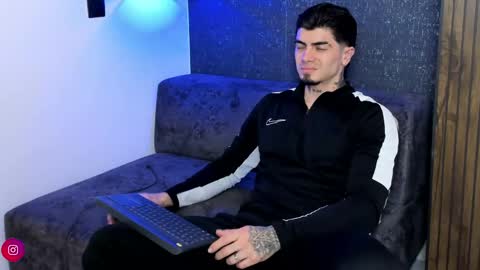 _mrcock_ online show from May 24, 3:14 am