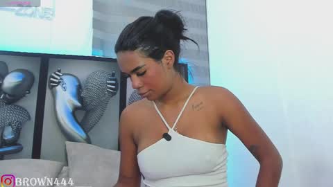 naomi brown online show from May 22, 2:51 am
