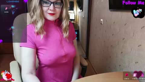 MagicWoman online show from March 3, 1:42 am