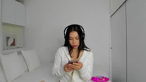 independent model natha online show from December 18, 2:07 am