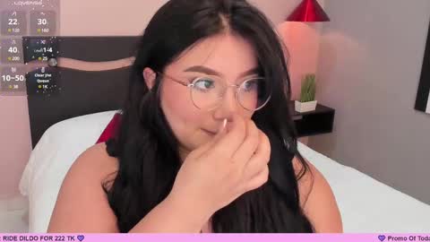 Snapshot of _nina_sweet chatting on February 19, 12:11 pm online show from February 19, 12:11 pm