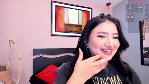 Snapshot of _nina_sweet chatting on October 19, 12:21 pm online show from October 19, 12:21 pm