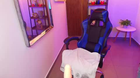 Olivia online show from January 12, 11:50 am