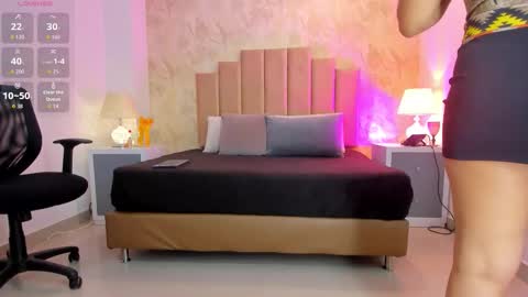  peach1  online show from November 24, 2:27 pm