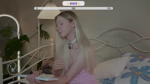 Snapshot of _penisflytrap_ chatting on September 17, 3:10 am Viktoria online show from September 17, 3:10 am