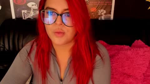 Snapshot of _poison_sweet chatting on December 7, 5:15 pm Laura online show from December 7, 5:15 pm