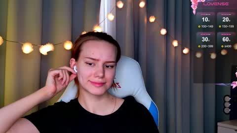 im Amy online show from March 12, 12:36 pm