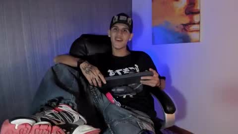 wav online show from December 15, 5:58 am