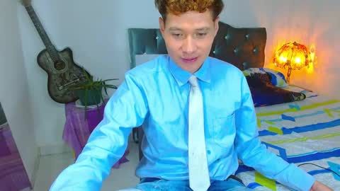 santi online show from April 11, 12:15 am