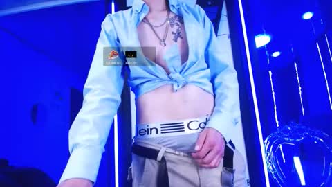 santi online show from March 5, 11:25 pm