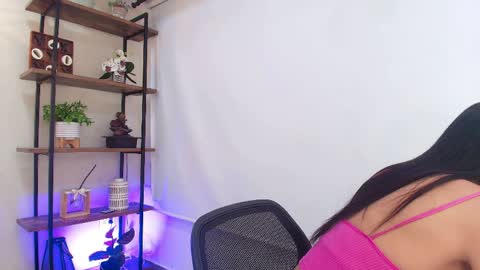 Sassy Girl online show from April 8, 7:17 pm