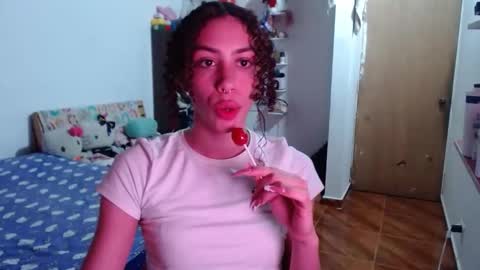 _shanellxxx online show from May 15, 2:42 am