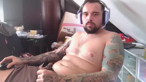 Snapshot of _smiley_bear27 chatting on October 11, 5:56 am _smiley_bear27 online show from October 11, 5:56 am