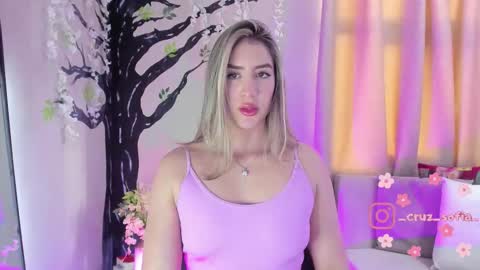    640  200   online show from December 5, 8:39 pm