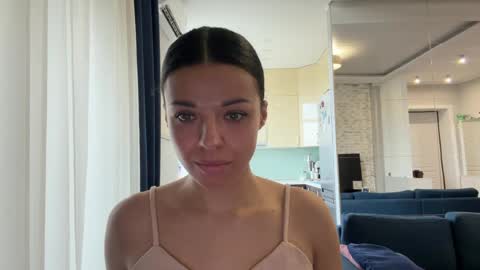 Sophie online show from April 6, 7:09 am